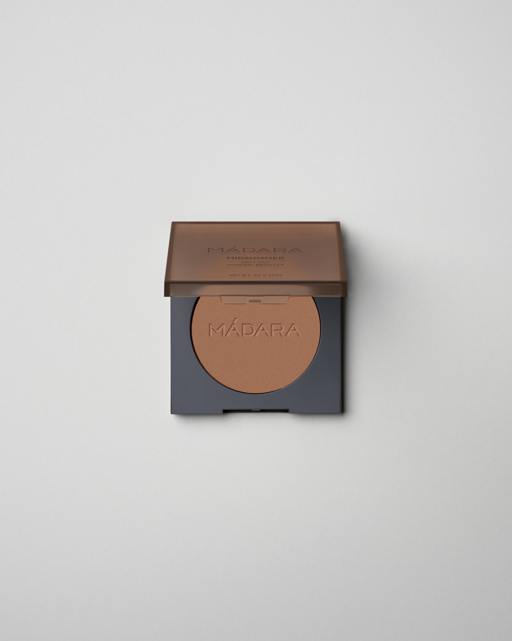 MÁDARA Organic Skincare soft silk mineral bronzer A6841 product photo on plain background.