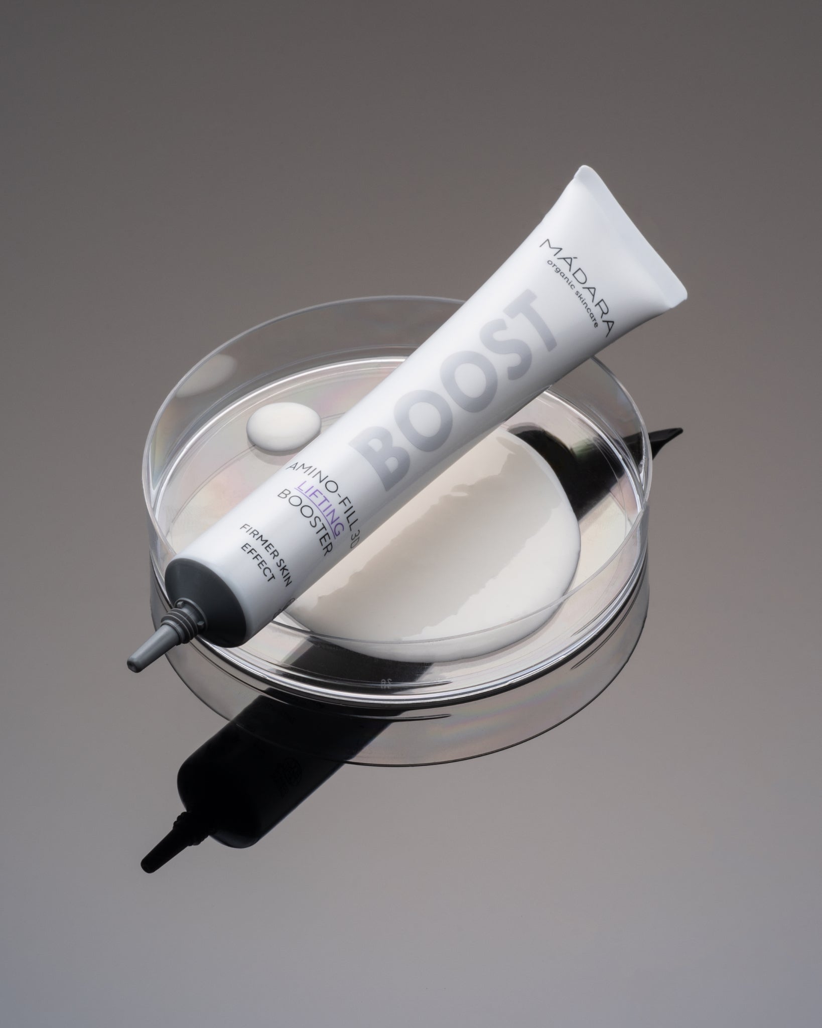 MÁDARA Organic Skincare lifting effect concentrate A3203 25 product photo on plain background.