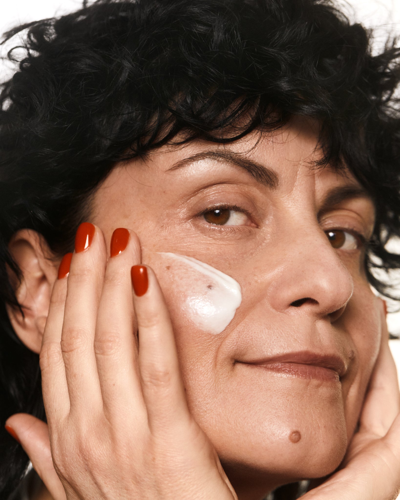 MÁDARA Organic Skincare moisturising night cream A3335 face cream product photo on plain background.