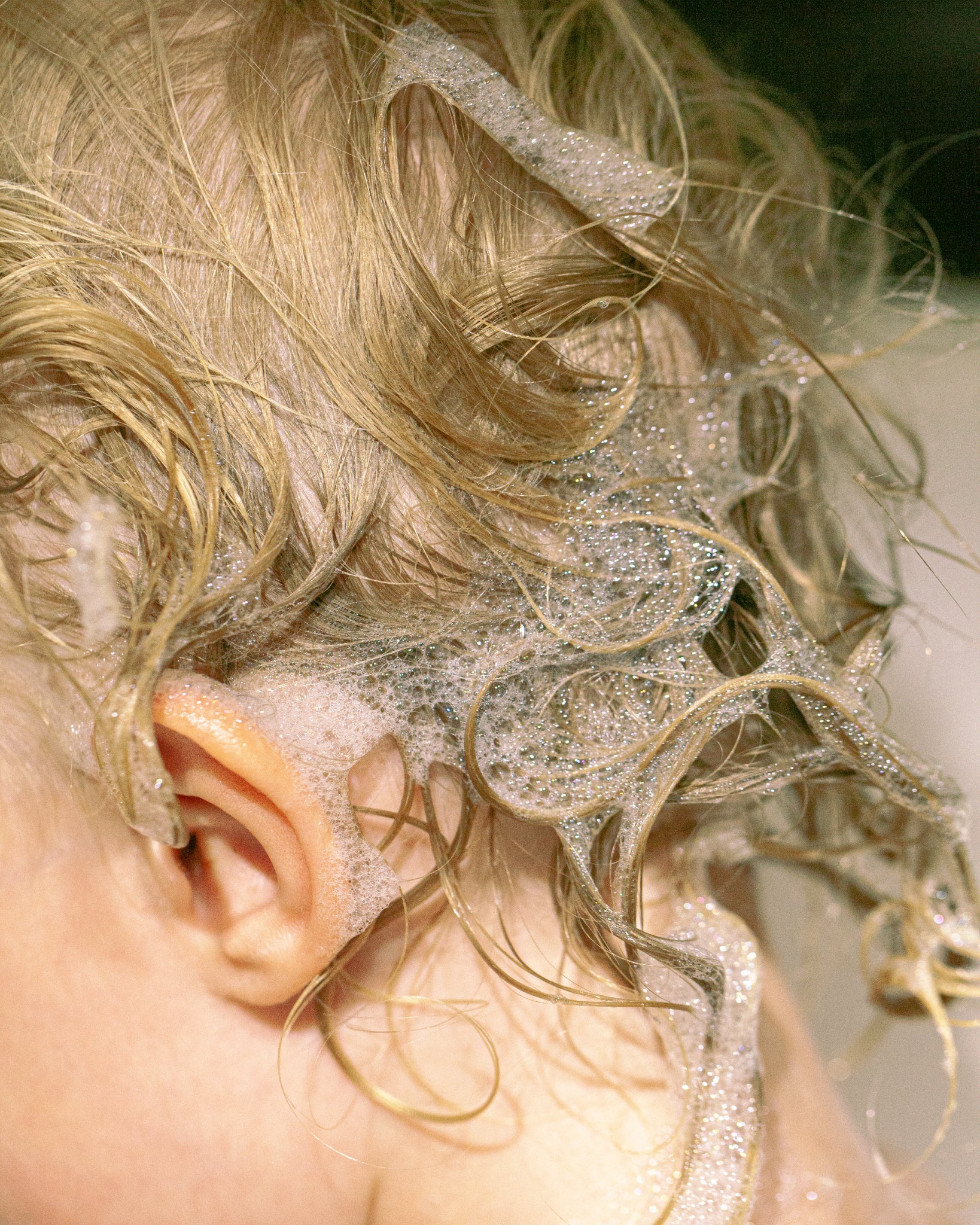 MÁDARA Organic Skincare organic shampoo for kids A4466 shampoo product photo on plain background.