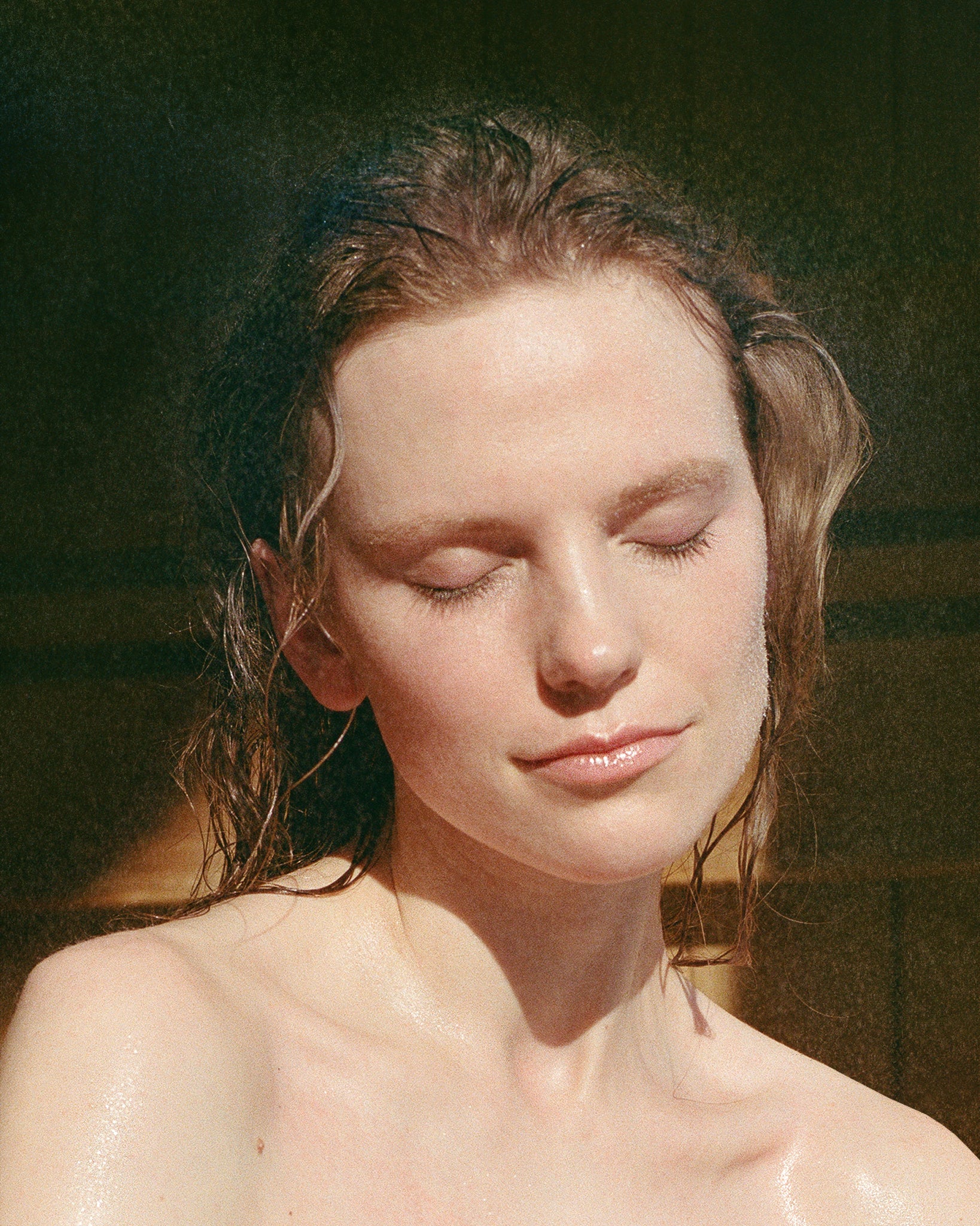 MÁDARA Organic Skincare organic body wash A1082 product photo on plain background.