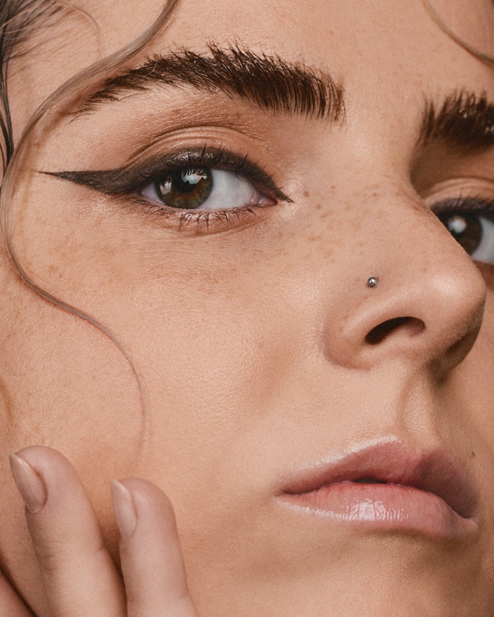 MÁDARA Organic Skincare brow and lash serum A6701 serum product photo on plain background.