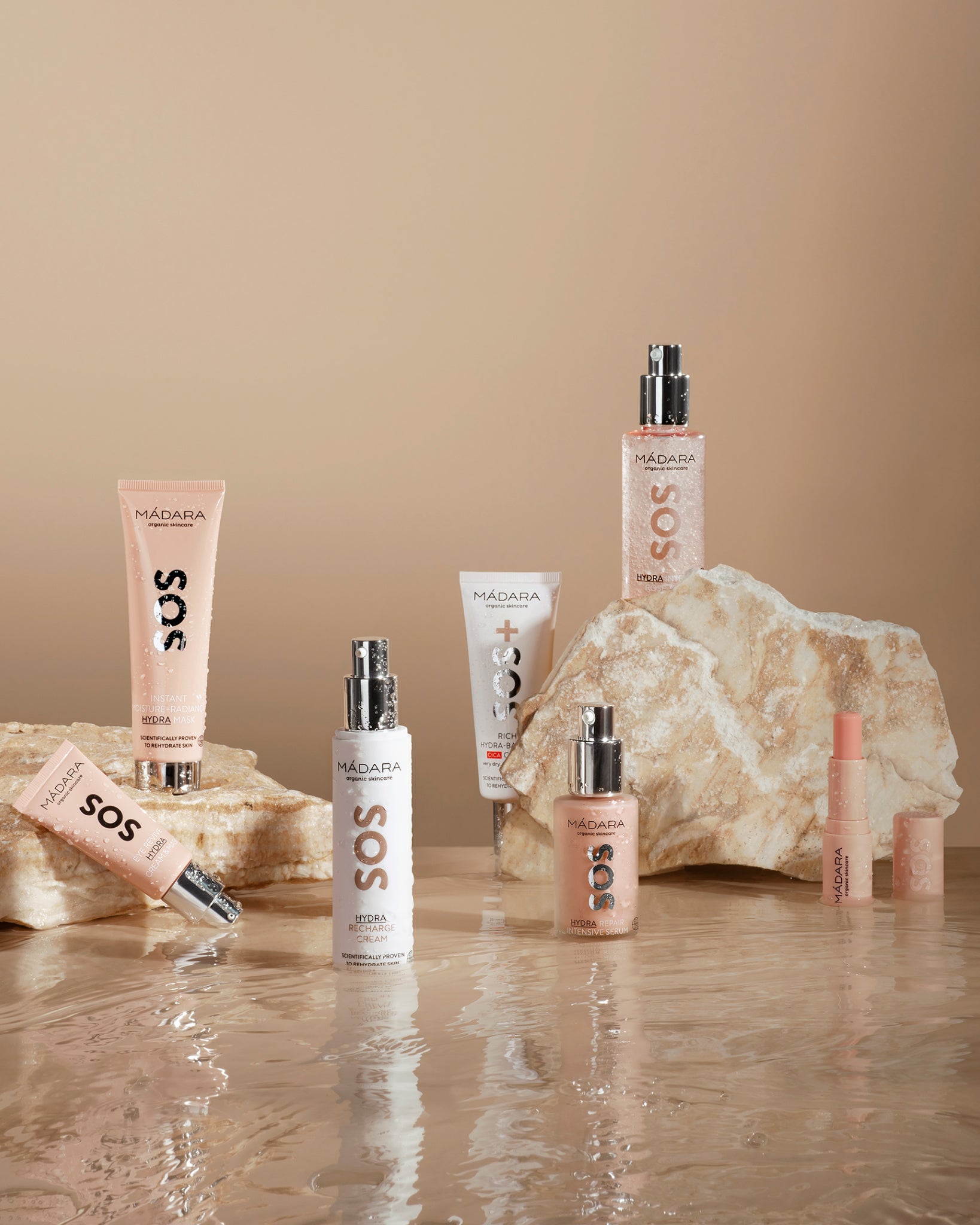 MÁDARA Organic Skincare sos hydration A3031 product photo on plain background.