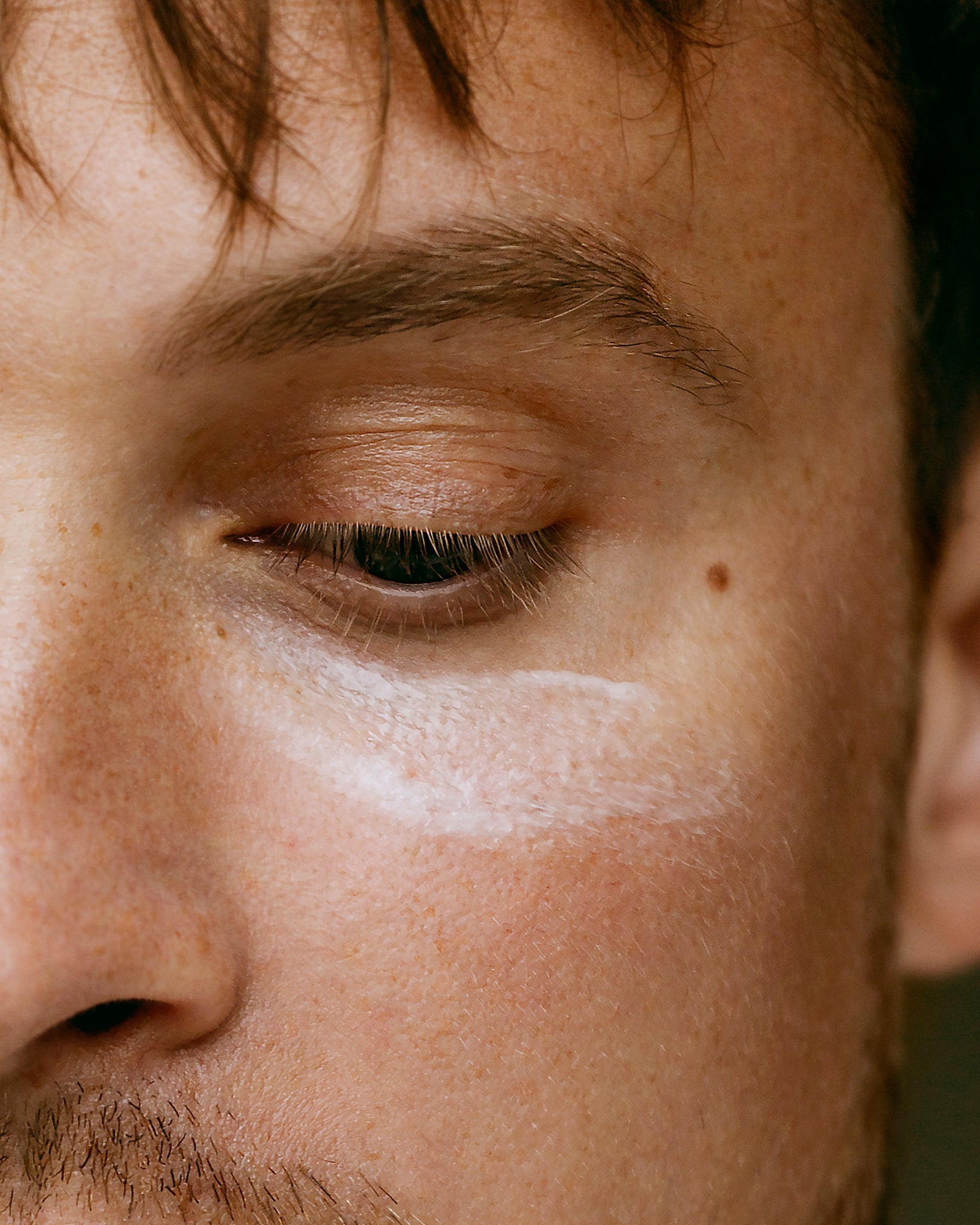 MÁDARA Organic Skincare caffeine eye cream A3121 face cream product photo on plain background.