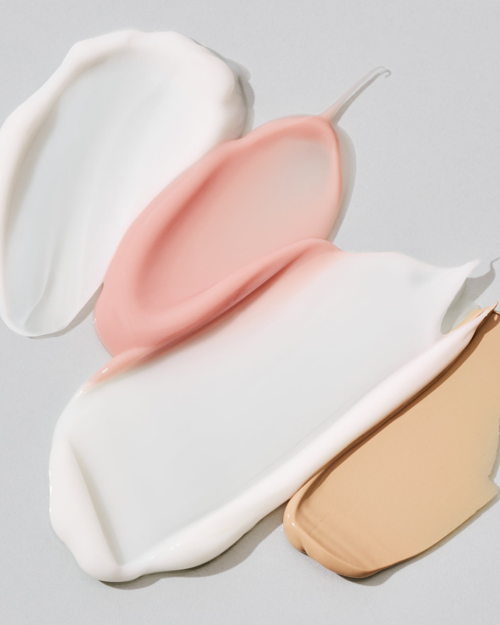 Texture close-up of MÁDARA Organic Skincare sos care textures light A0035 �swatch demonstrates consistency and finish.