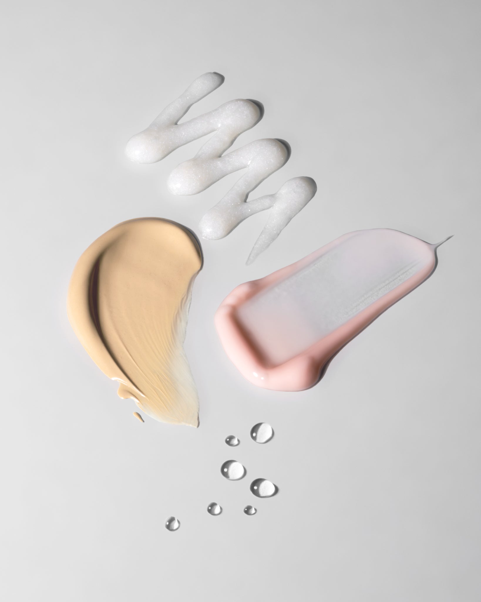 Texture close-up of MÁDARA Organic Skincare the icons light textures A0033 �swatch demonstrates consistency and finish.