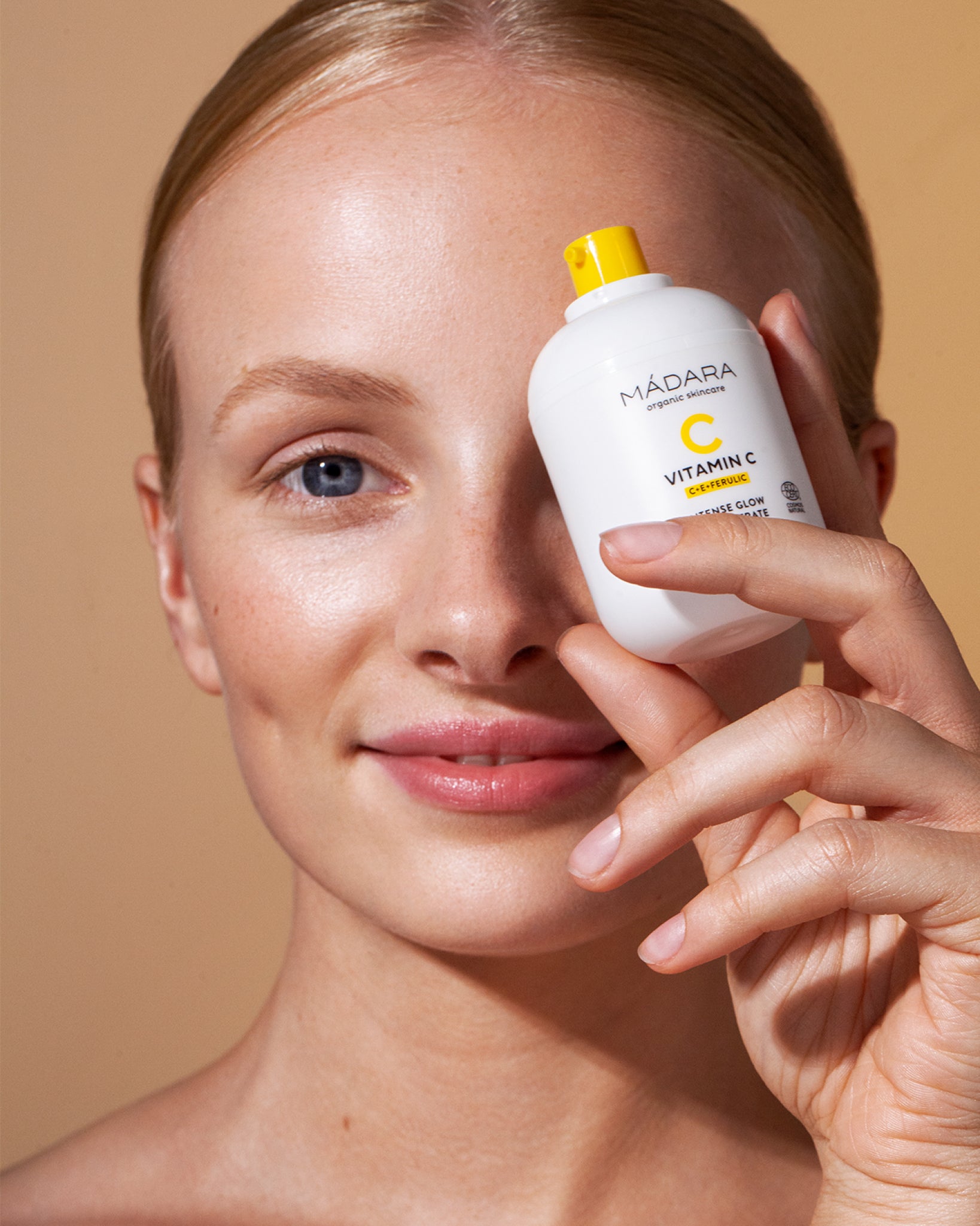 MÁDARA Organic Skincare natural vitamin c concentrate A3301 product photo on plain background.