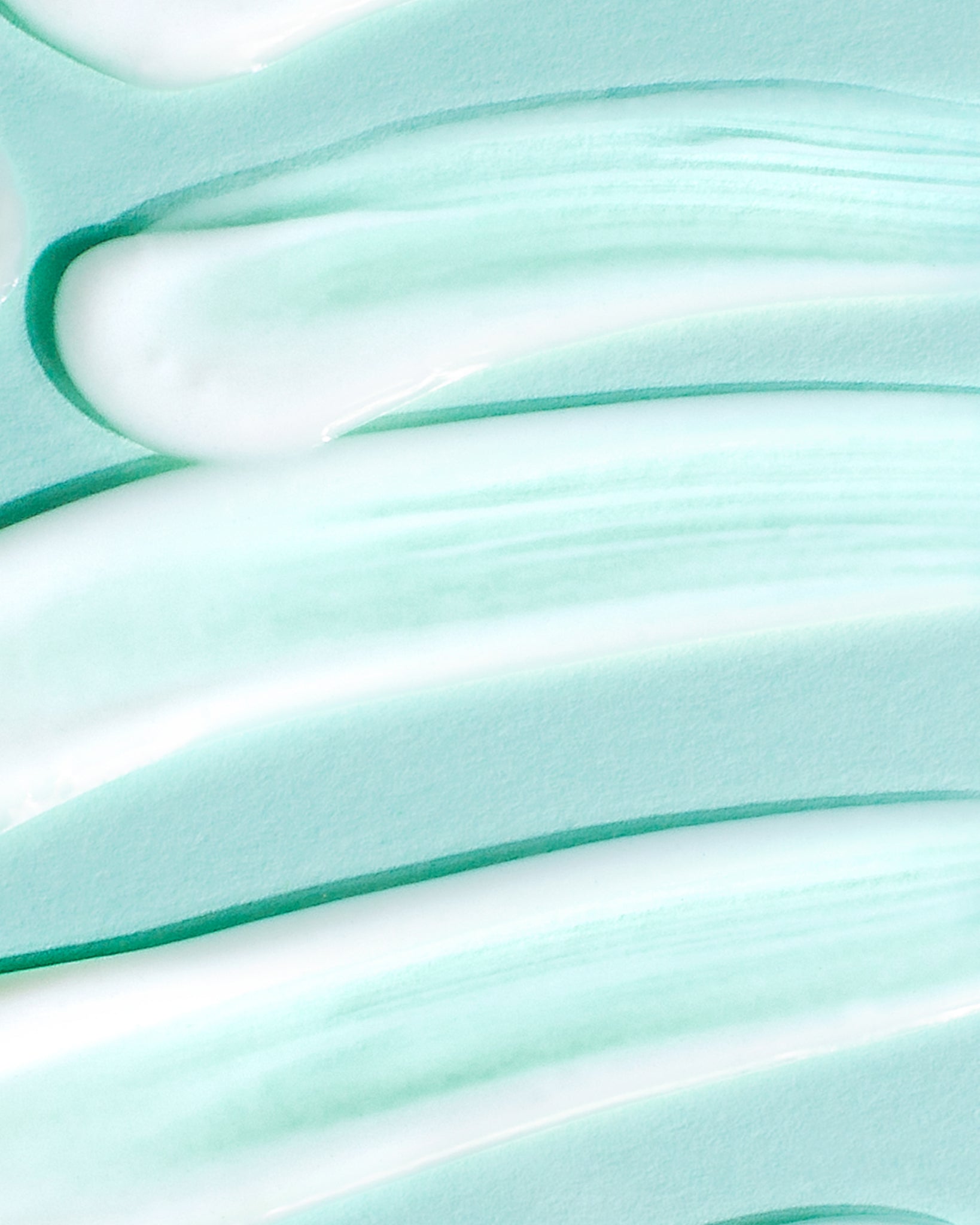 Texture close-up of MÁDARA Organic Skincare acne prone skin treatment N0025 �swatch demonstrates consistency and finish.